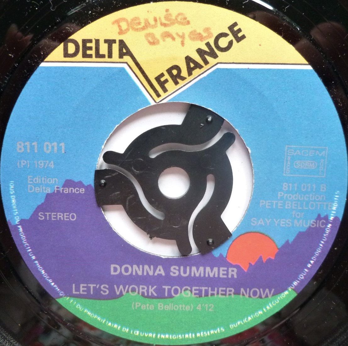 Donna Summer The Hostage 7" Delta France 811011 VG/VG 1974 French pressing in picture sleeve, there is writing on label and on picture sleeve - Image 5