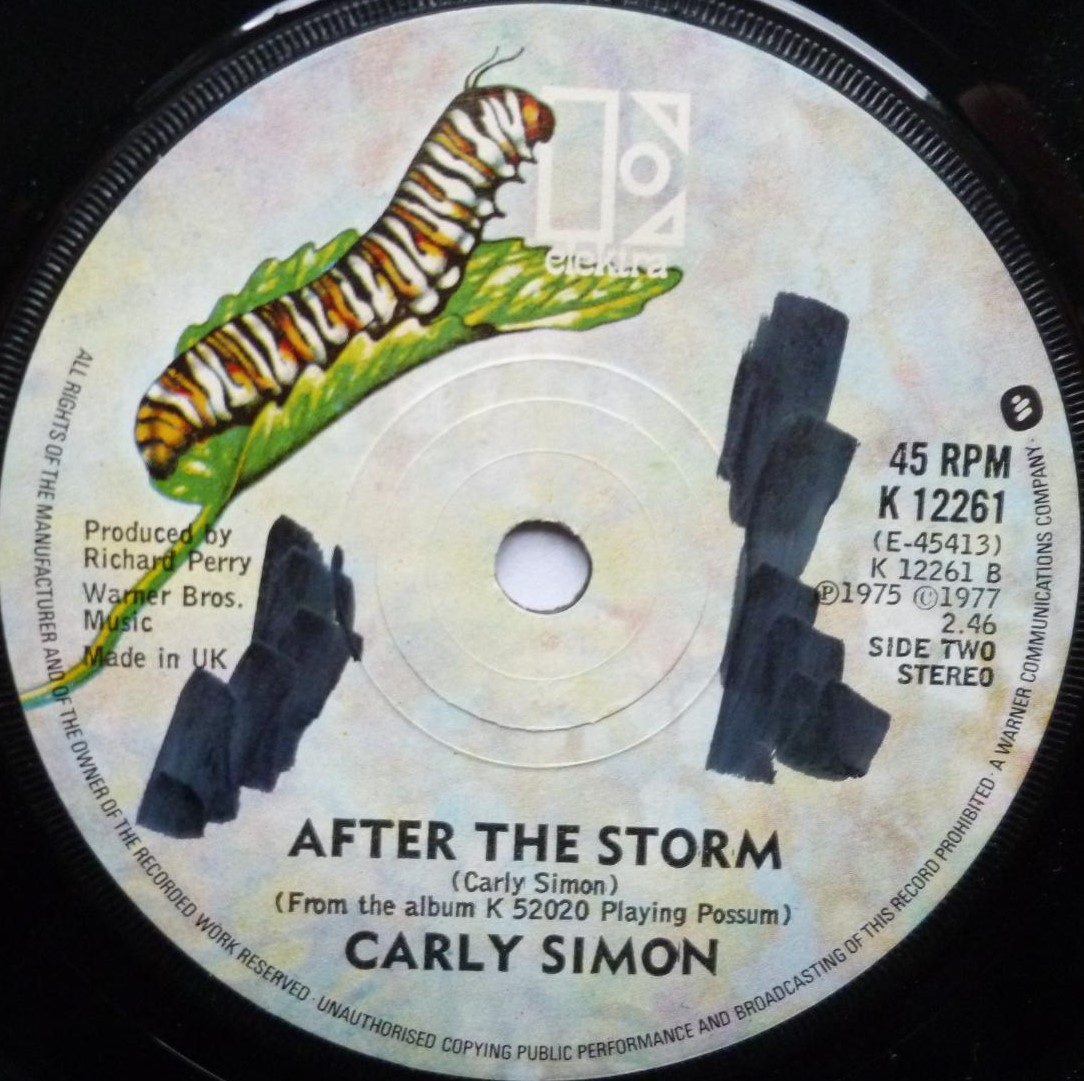 Carly Simon Nobody Does It Better 7" Elektra K12261 EX 1977 there are heavy felt tip marks on both sides of label - Image 3