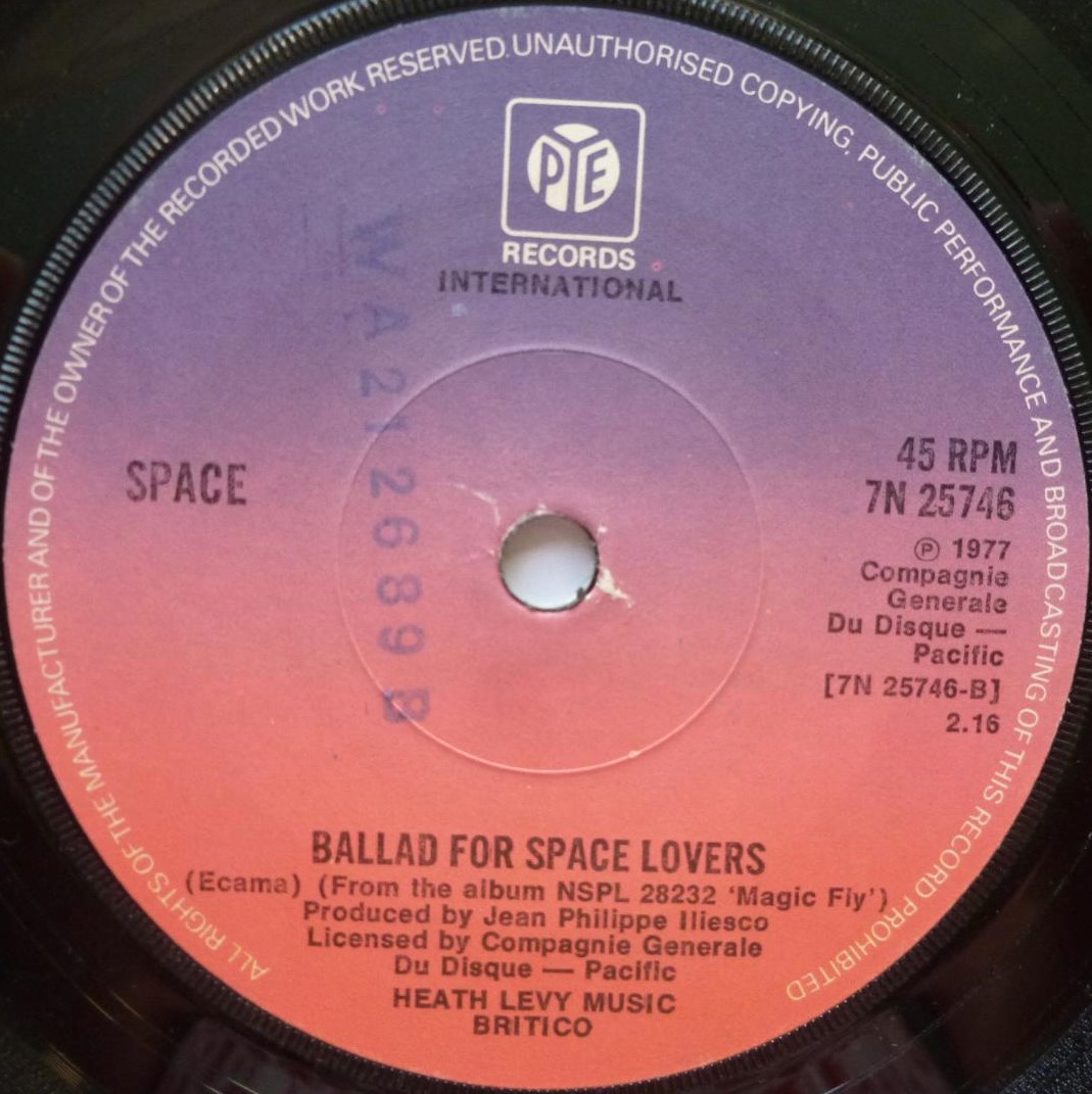 Space Magic Fly 7" Pye 7N25746 EX 1977 there is number on side one label and number stamp on side two label - Image 3