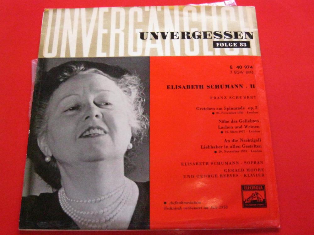 Elizabeth Schumann Unvergessen EP Electrola FOLGE83 EX/VG 1958 there are marks on edges of wraparound picture sleeve from removed sellotape, German pressing